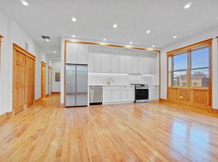 700 W Wellington Ave #2R, Chicago, IL 60657