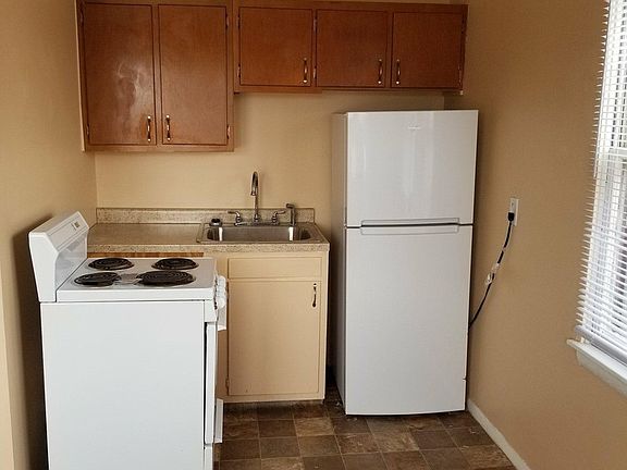 4th image of 1880 Lilac Ln APT C