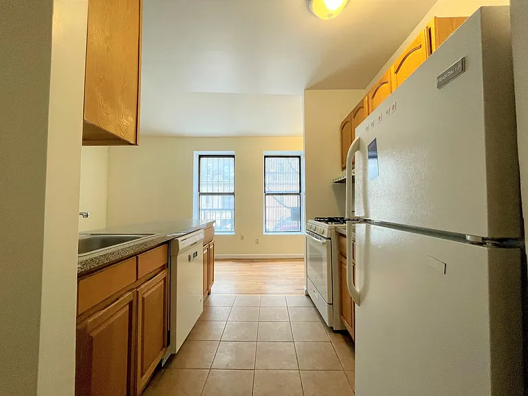 820 W 180th St #4 — Photo 3