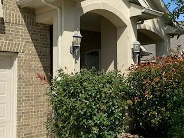 208 Bailey Brook Ln, Dickinson, TX 77539