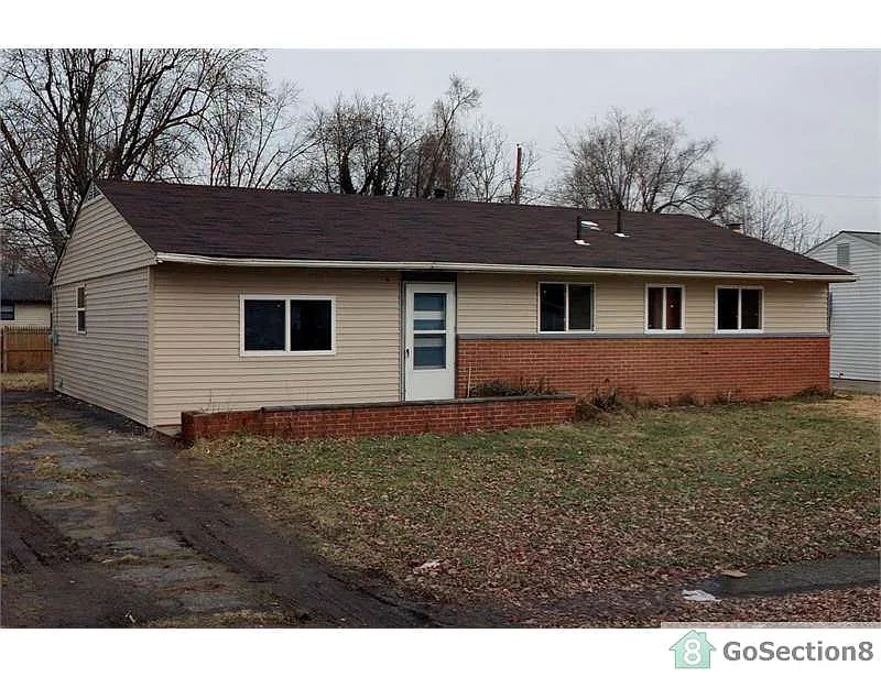 1560 Wilton Dr photo 1