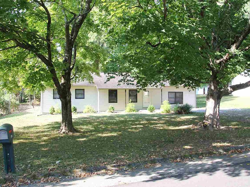 1st image of 212 E Dewey Dr