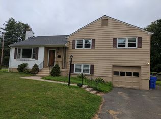 69 Pocahontas Dr, West Hartford, CT 06117