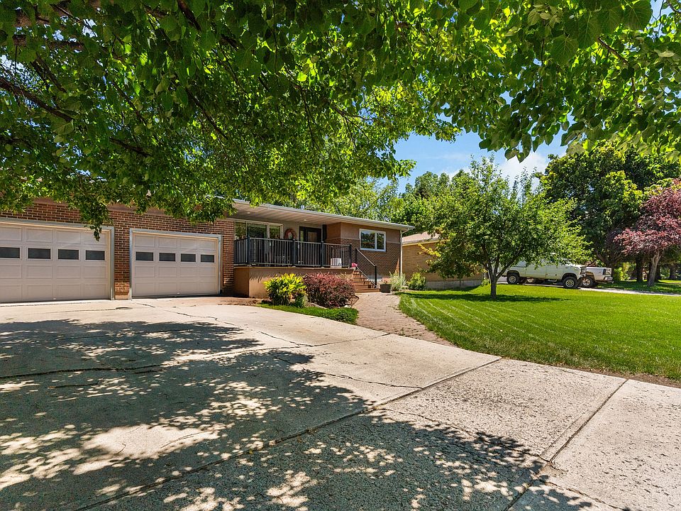 1st image of 826 Blackmore Pl
