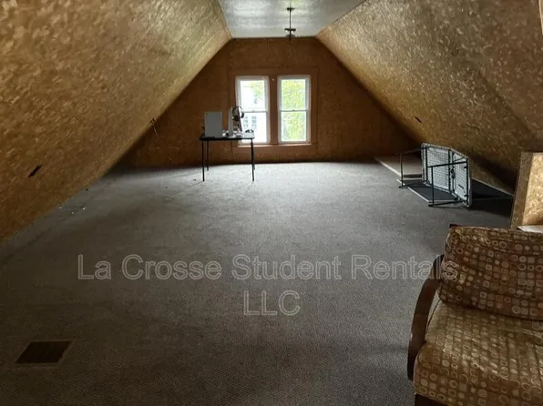 906 Vine St, La Crosse, WI
