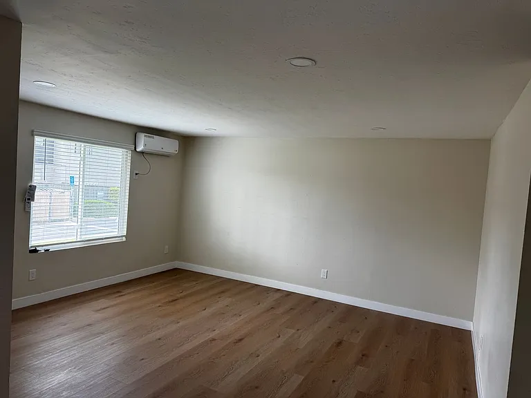 First St Manor Apartments — Photo 5