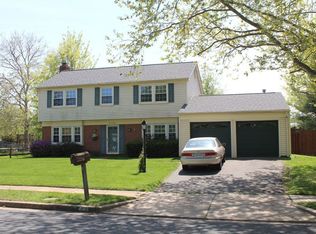 4146 Point Hollow Ln, Fairfax, VA 22033