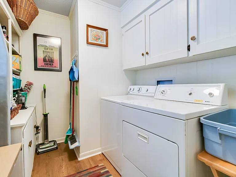 412 Woodvale Ave — Photo 27