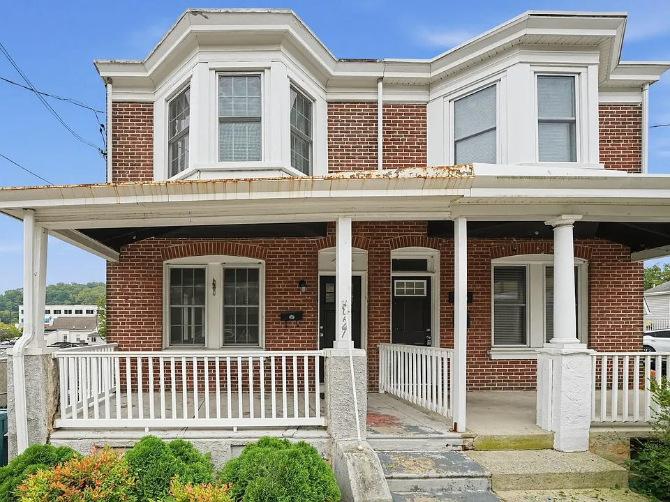 927 Spring Mill Ave