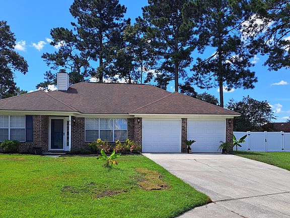 4 Finn Ct Front of House