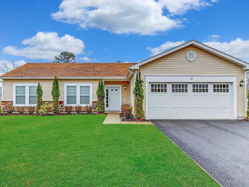 1st image of 12 Pondview Cir