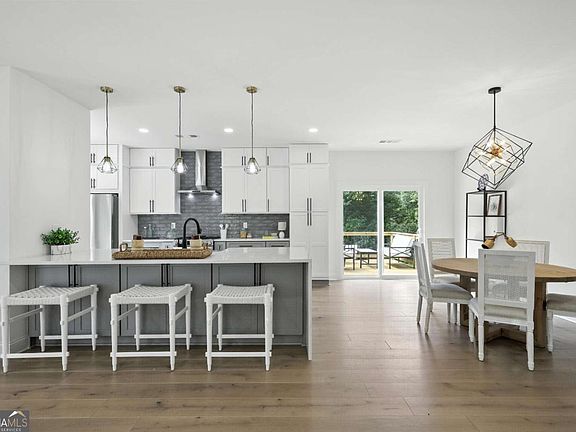 3rd image of 2048 Sugar Pike Rd