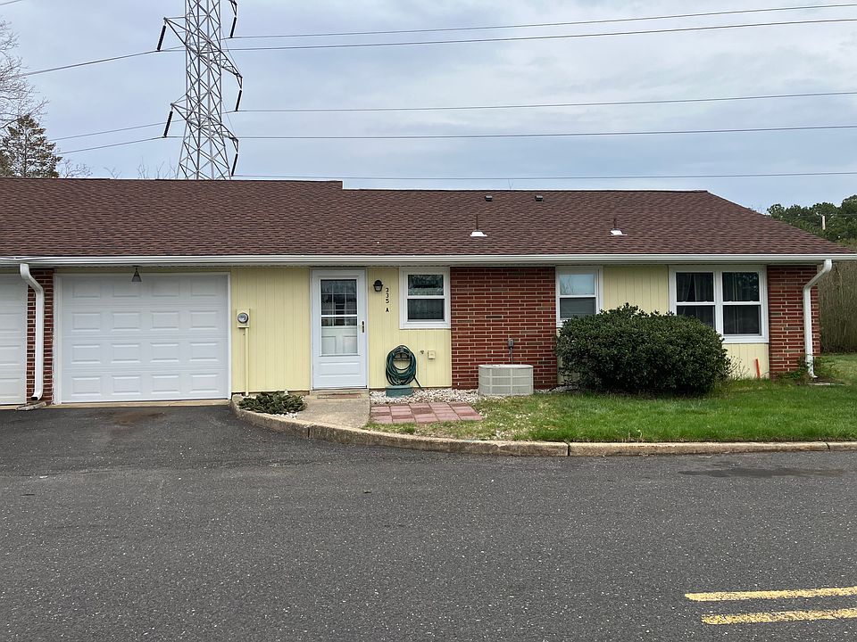 1st image of 335A Canterbury Ct