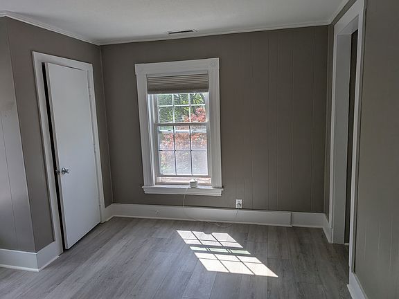 4th image of 34 Jady Hill Ave Unit 2
