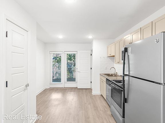 5th image of 685 Idlewild Cir #G