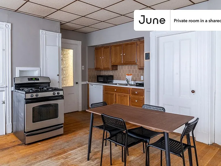 106 Beacon St #D — Photo 4