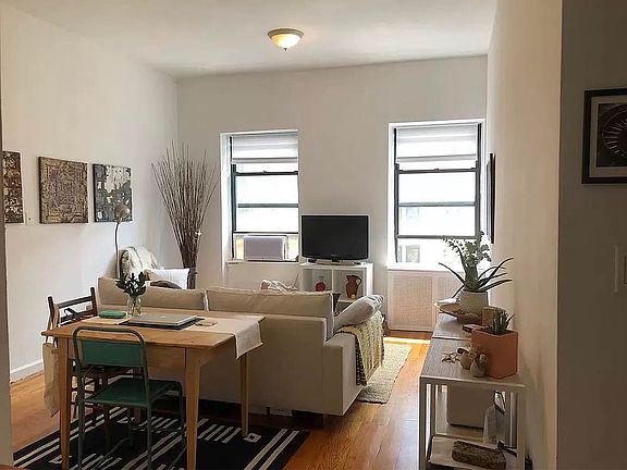 3rd image of 139 W 74th St APT 5A