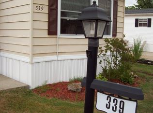 339 Applewood Dr, Lockport, NY 14094