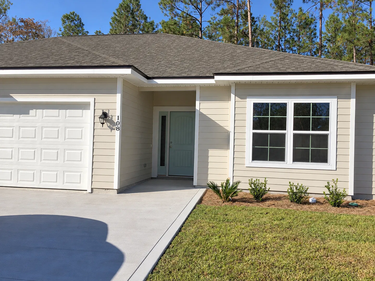 3/2 with Landscaping included! — Photo 2