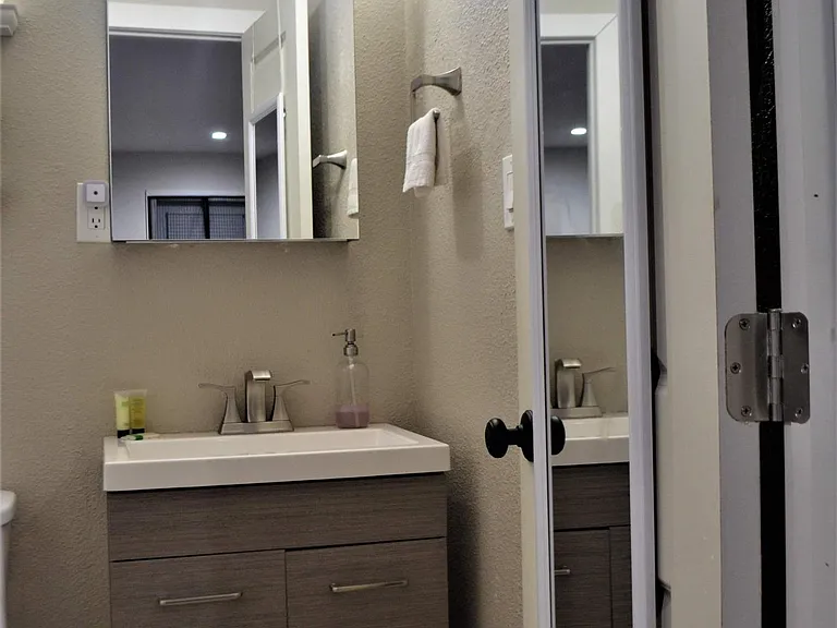 1410 Grove Ave — Photo 12