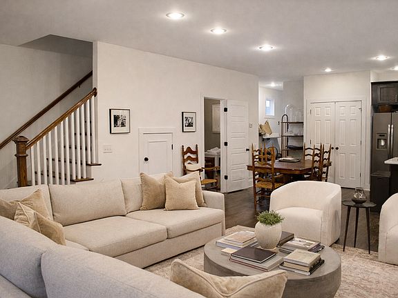2nd image of 1013B Spain Ave