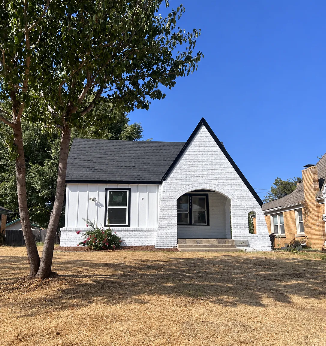 3 bed, 1250 sqft, $1,800 — Photo 1
