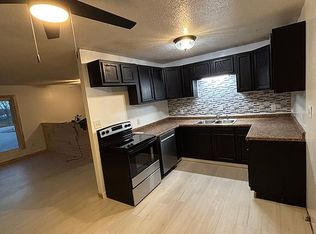 1905 Queen Mary Ct, Decatur, IL 62526