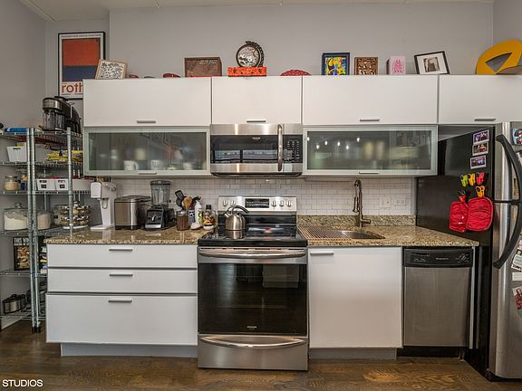 2nd image of 660 W Wayman St Unit 301B
