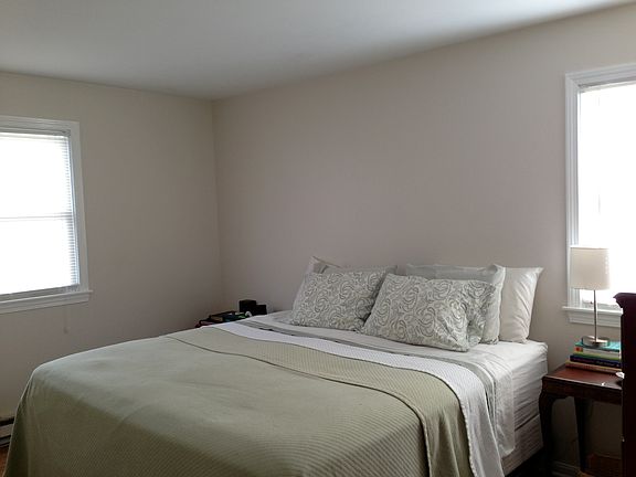5th image of 54 Russell Dr