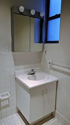 Rented by Avenues Real Estate | media 16