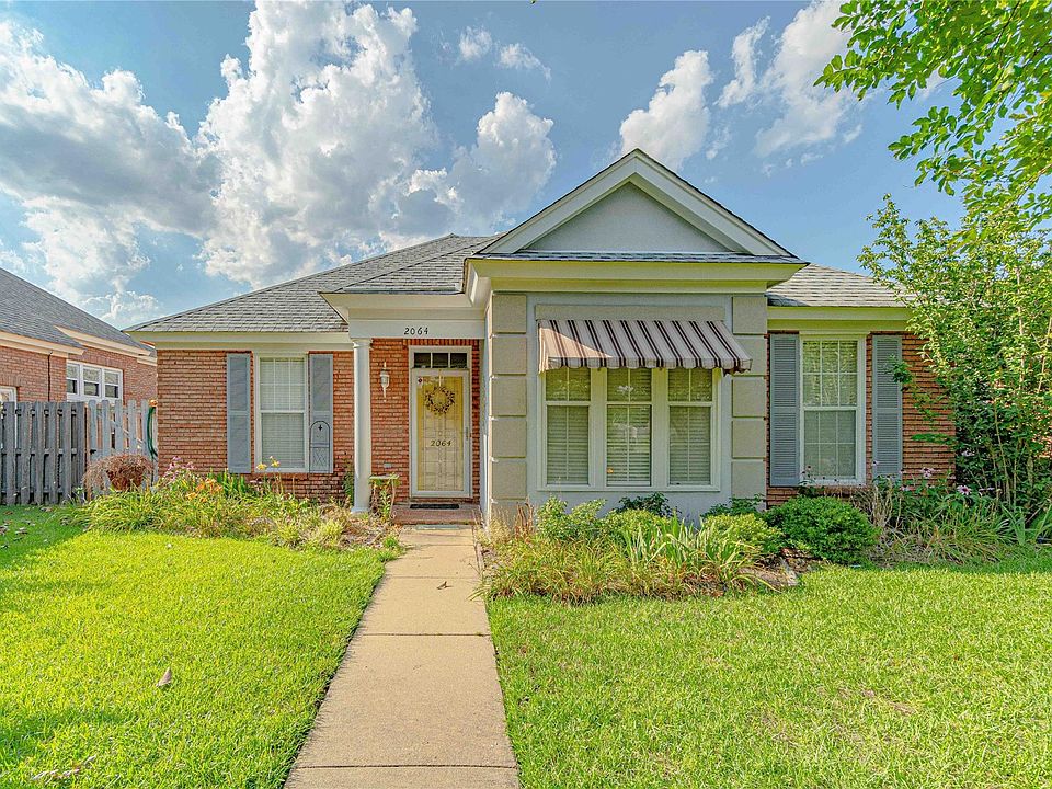 1st image of 2064 Parkview Dr S