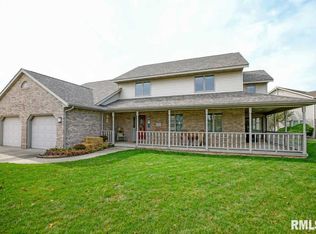 509 Taylor Dr, Chillicothe, IL 61523