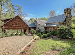 682 Cashiers Lake Rd, Cashiers, NC 28717