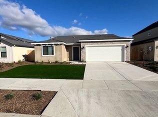 302 N Omalley St, Visalia, CA 93292