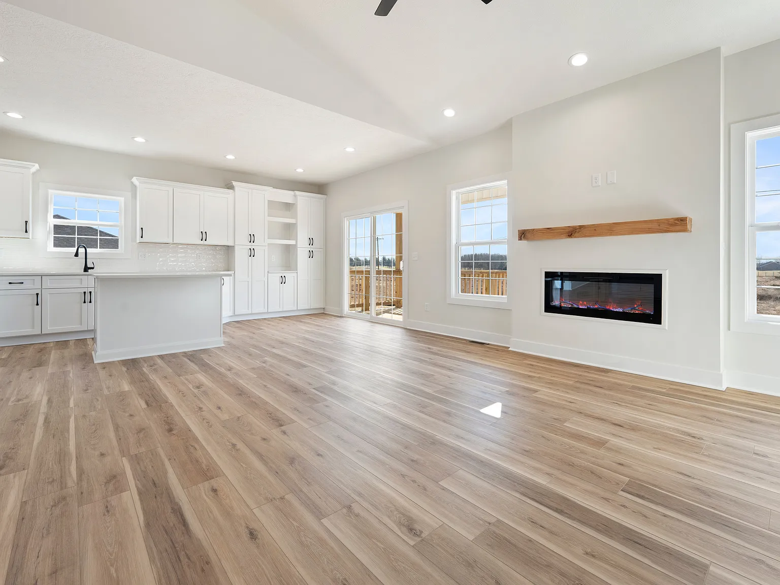 3 bed, 2050 sqft, $2,300 — Photo 4