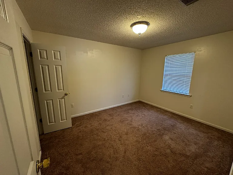 801 Hopeton Ct — Photo 16