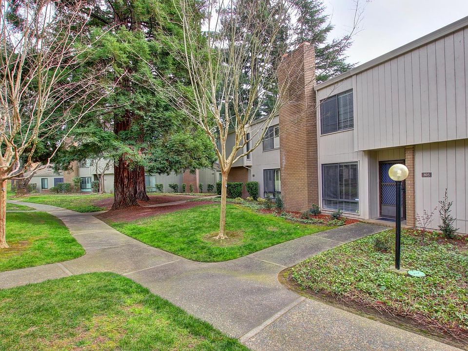 2nd image of 803 Dunbarton Cir