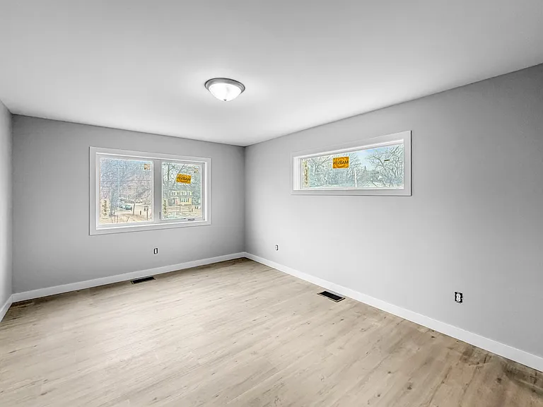 508 Cambridge St — Photo 12