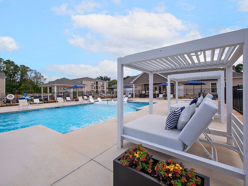 Saltwater Swimming Pool at Preston Park Apartments in Burlington, NC