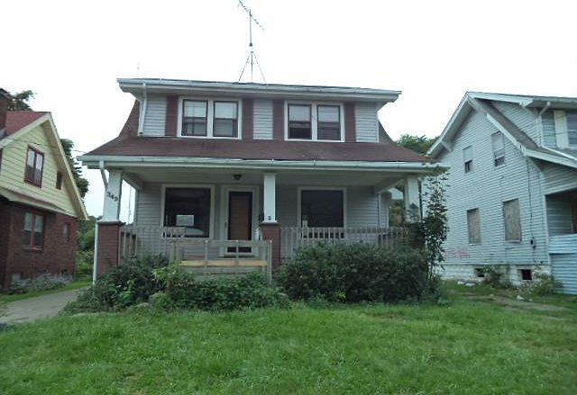 1st image of 349 E Auburndale Ave