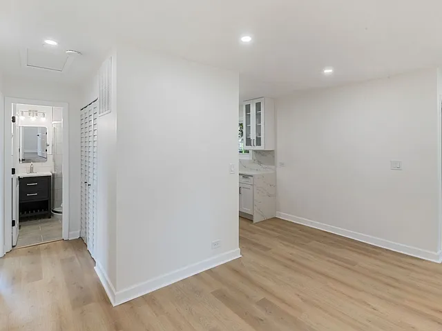 329 Marion Ct — Photo 25