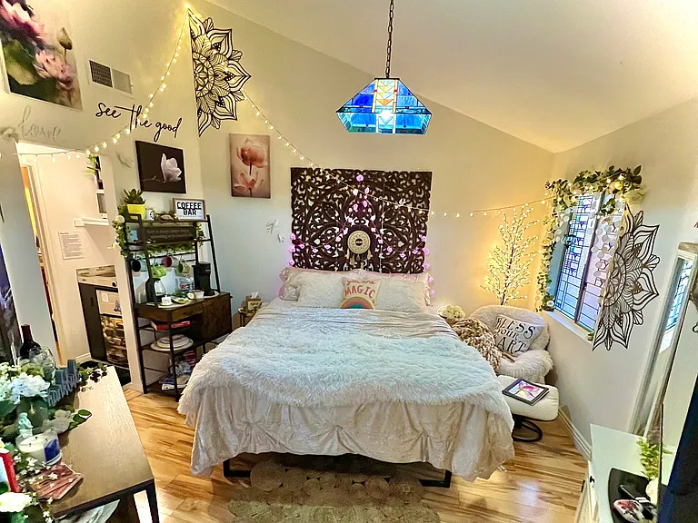 Oak Ln — Photo 17