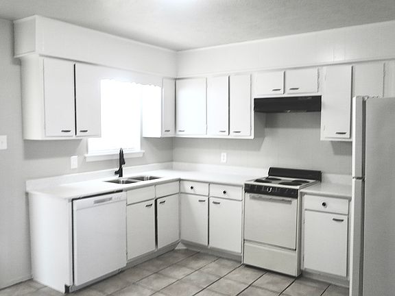 4th image of 2503 Helena Ave #2503
