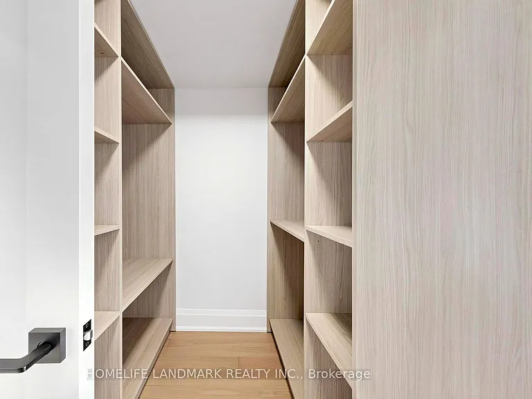 750 Glengrove Ave W #B — Photo 20