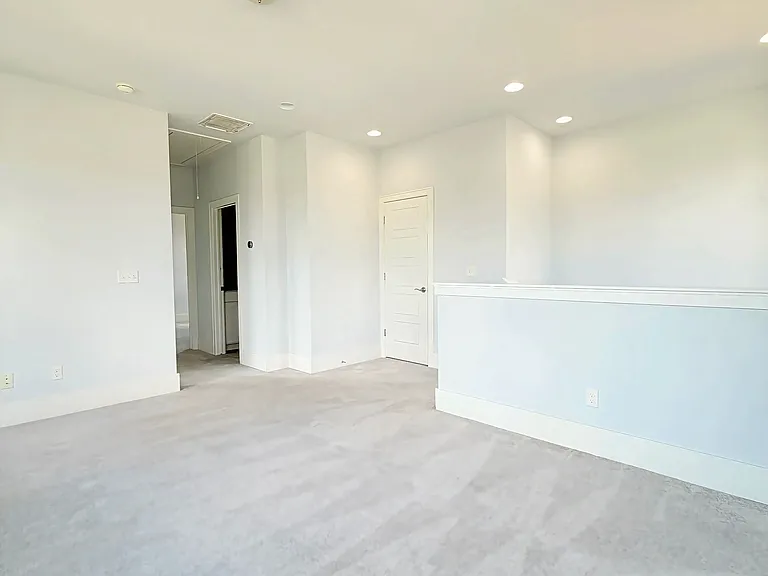 2004 Hampton Ave — Photo 18