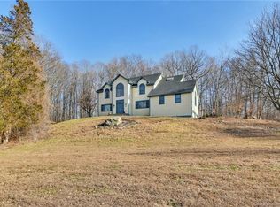 24 May Ct, Monroe, CT 06468