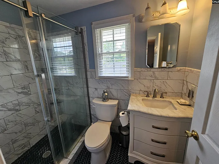 625 Challedon Dr — Photo 16