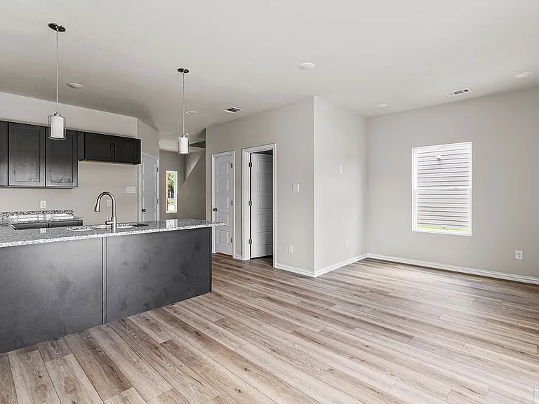 3329 Eastland St — Photo 3