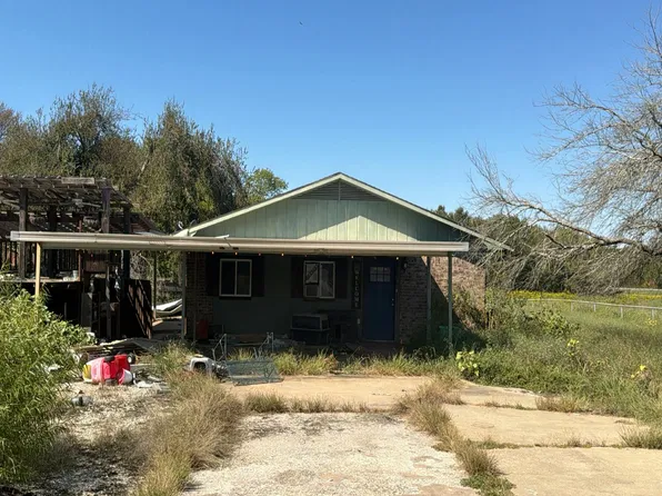 286 County Road 3010, Bonham, TX 75418