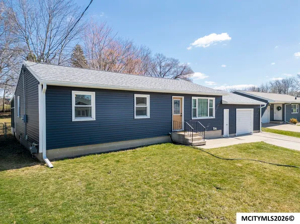 727 Progress Ave, Waterloo, IA 50701